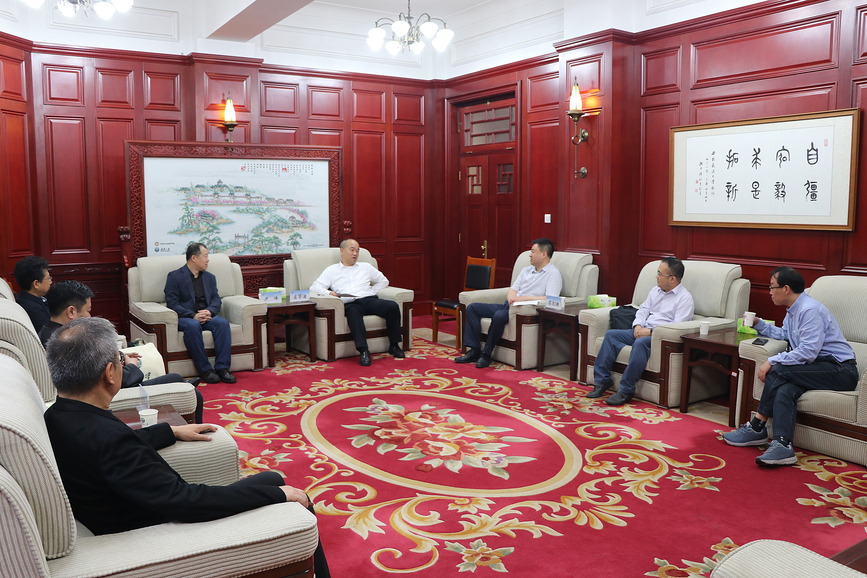 窦校长会见视察专家组1.JPG 窦校长会见视察专家组1.JPG