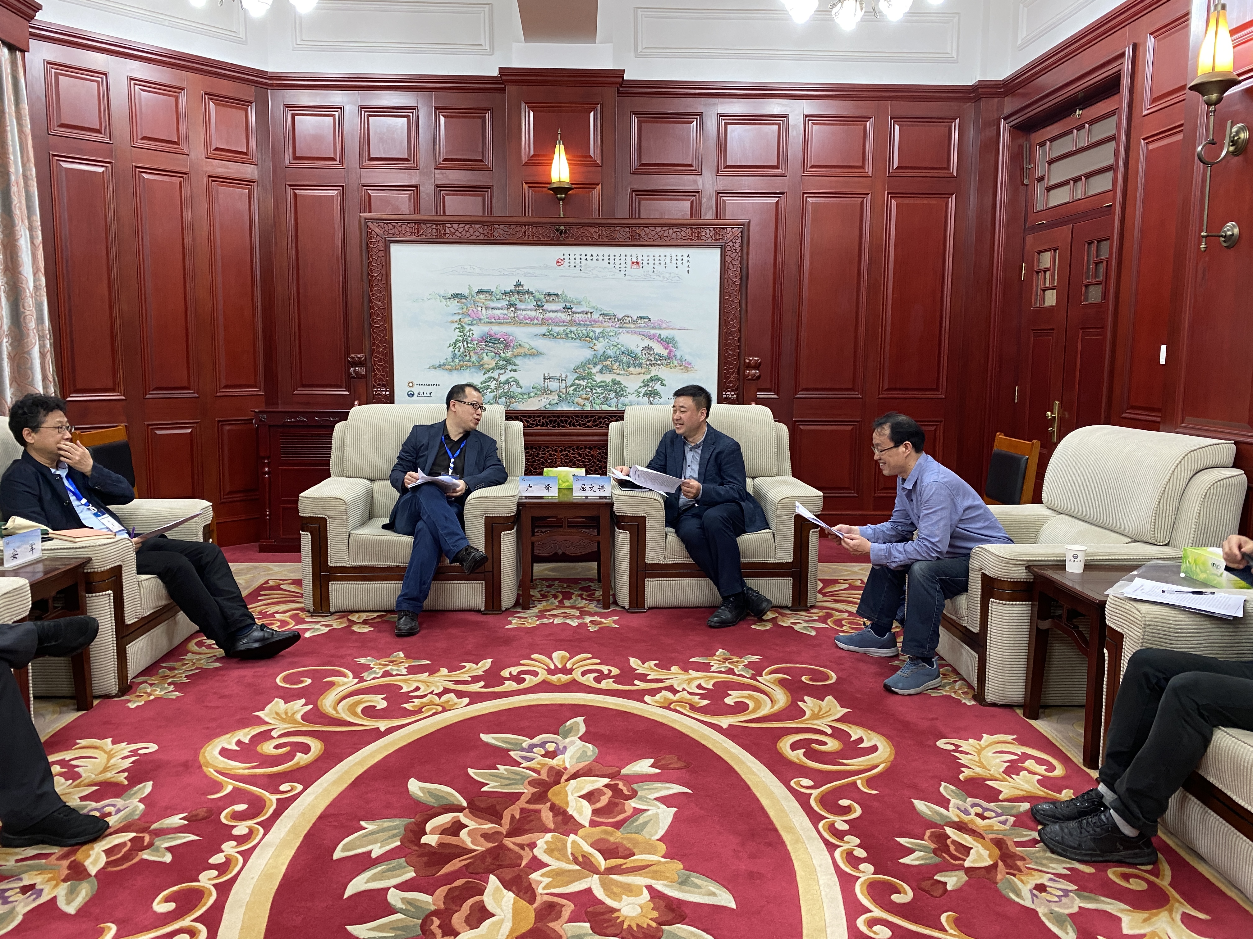 屈书记会见视察专家组.JPG 屈书记会见视察专家组.JPG