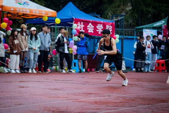 clip_image019.jpg 男子4×100m起跑